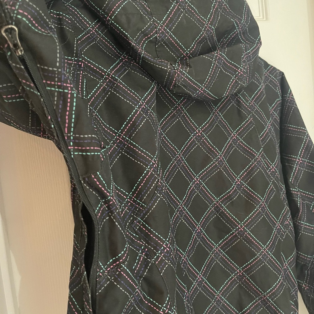 Columbia Women's Black Plaid Ski Jacket with Green Zipper - Picture 5 of 8